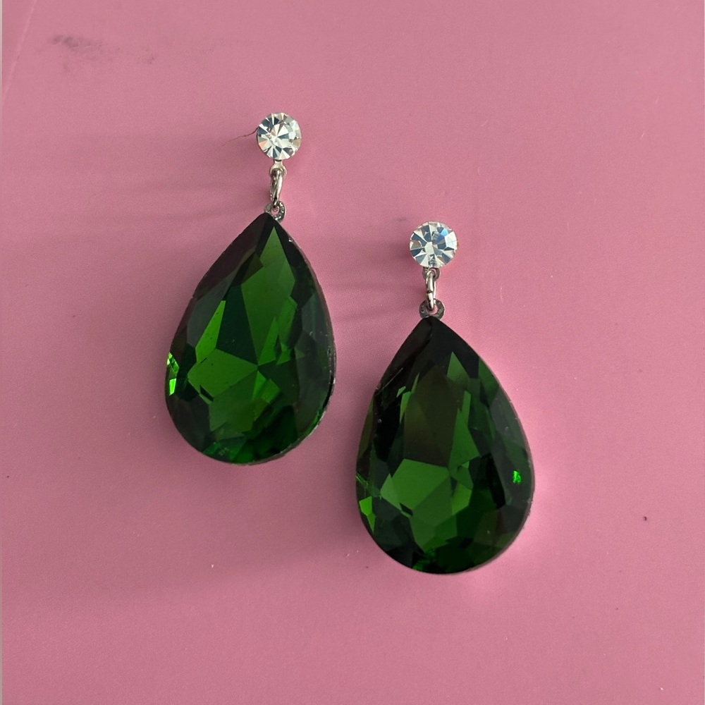 Pear Shaped Drop Earrings Green Stone Evening Dressy Silver Wedding Diamond